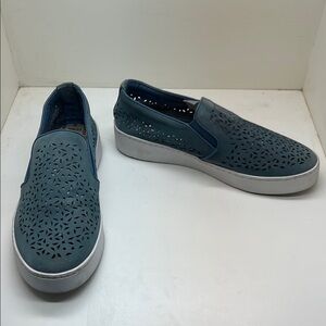 Vionic Women's Blue Leather Slip-On Sneakers Shoes 6